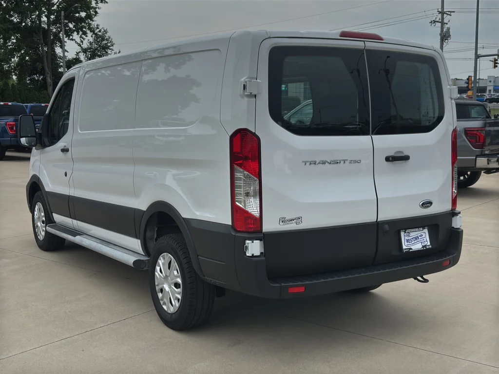 Used 2025 Oxford White Ford Base image 9