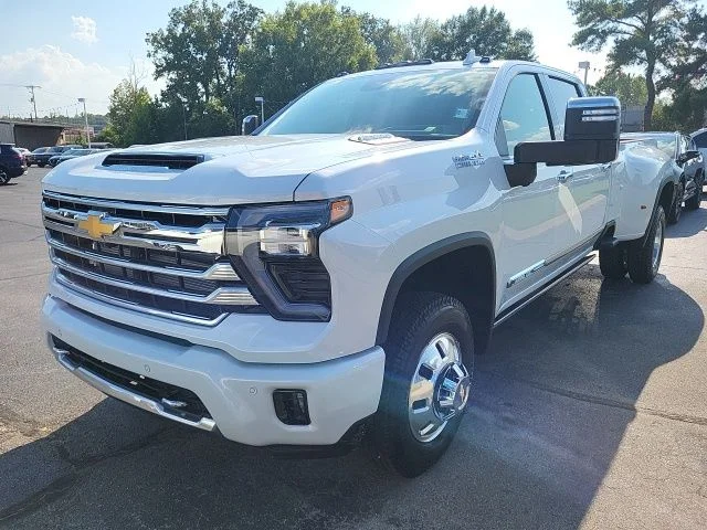 New 2026 White Chevrolet High Country image 9