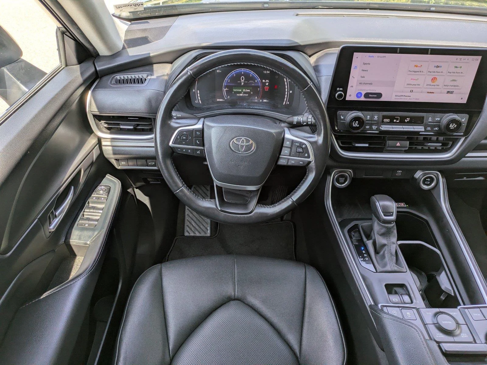 Used 2024  Toyota XLE image 16