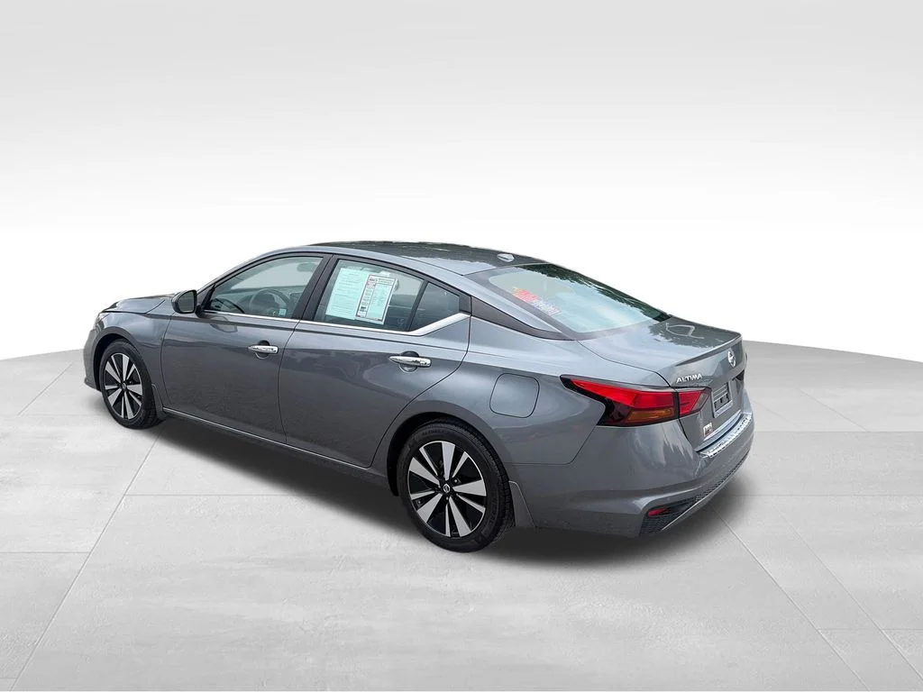 Used 2022 Gray Nissan 2.5 SV image 4