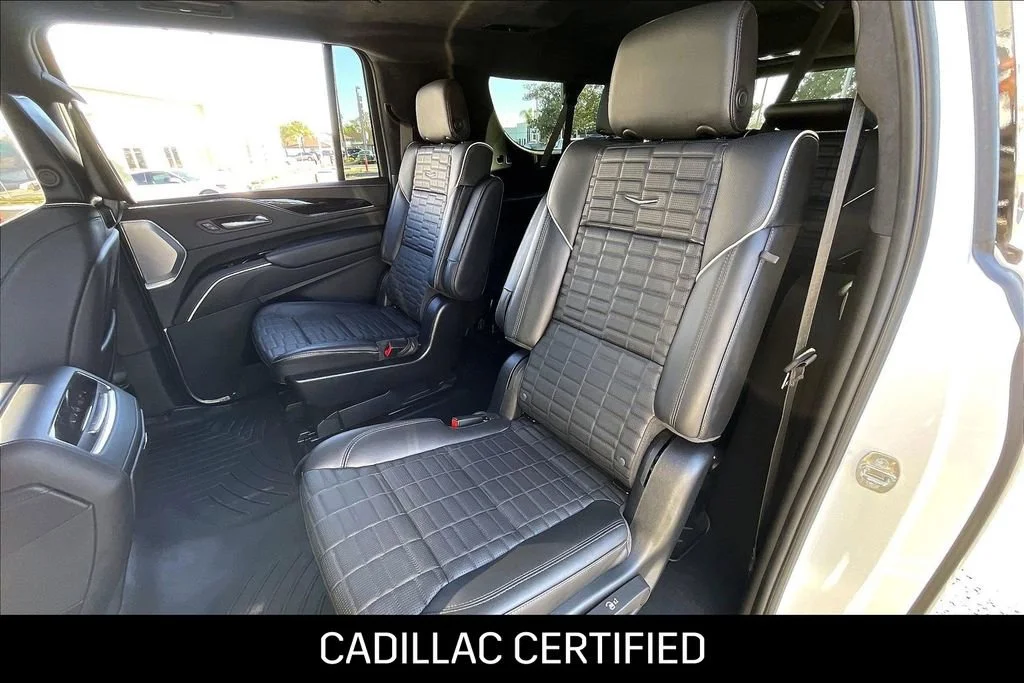 2024 Cadillac Escalade ESV V-Series - Photo 19