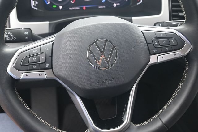 Used 2023  Volkswagen 3.6L V6 SE w/Technology image 14