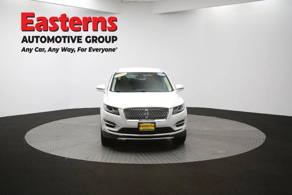 Used 2019 White Lincoln Select image 51