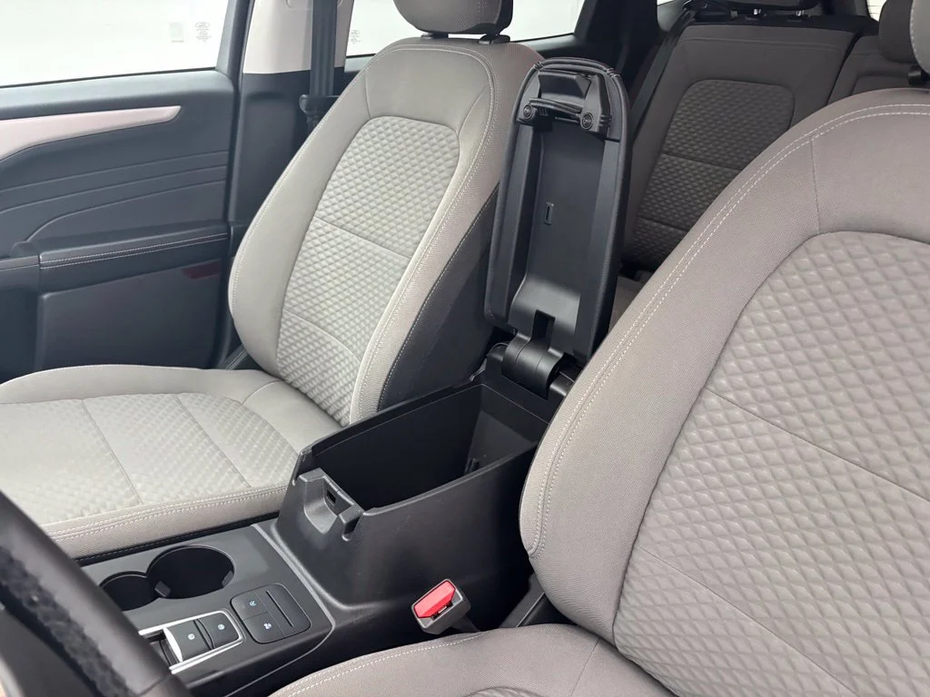 Used 2022 Gray Ford SE image 24