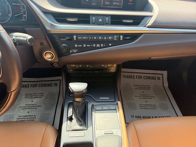 Used 2020 White Lexus 350 image 15
