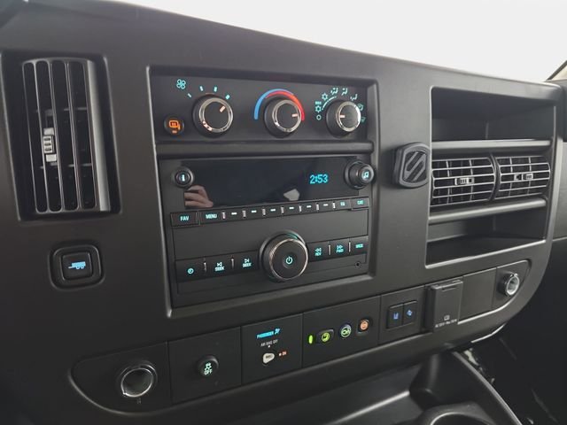 Used 2022 White Chevrolet LT image 19