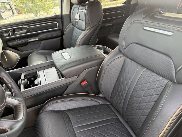 New 2026 Diamond Black Crystal Pearl-Coat Exterior Paint RAM Tungsten image 18
