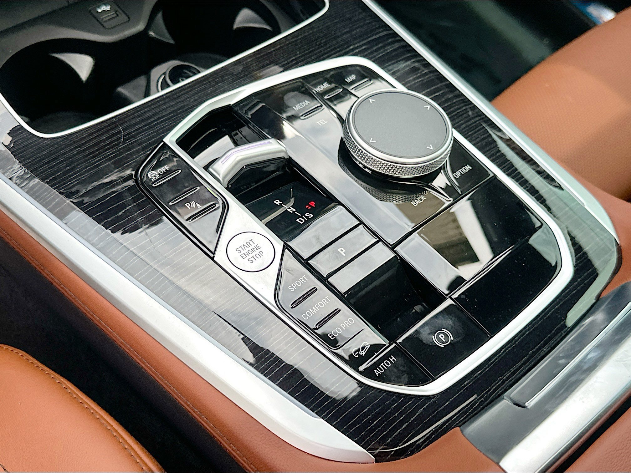 New 2026 Dravit Grey Metallic BMW xDrive40i image 12