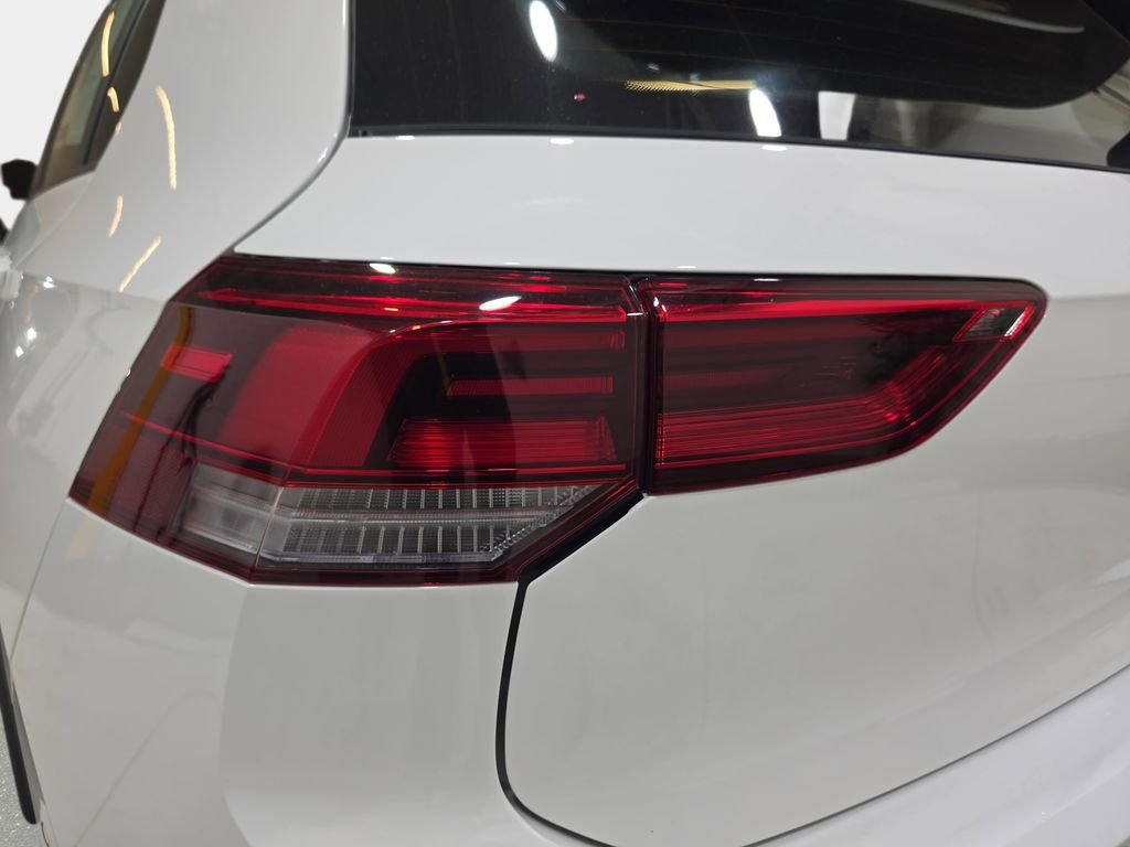 Used 2024 White Volkswagen 2.0T image 38