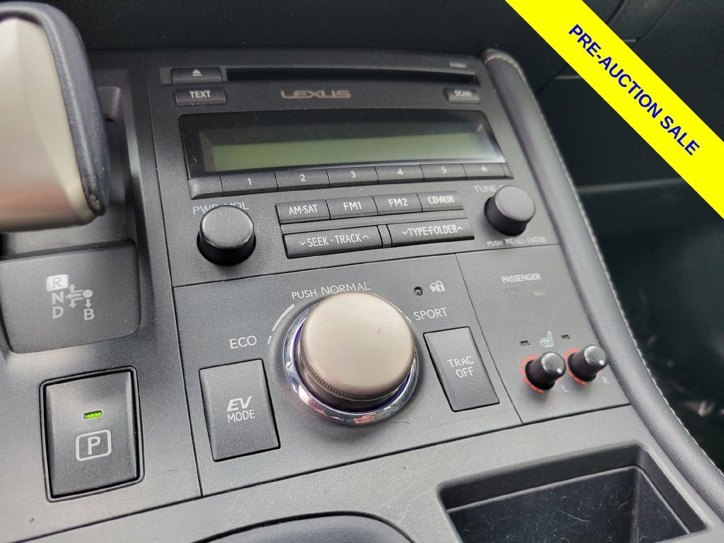 Used 2017 White Lexus 200h image 30