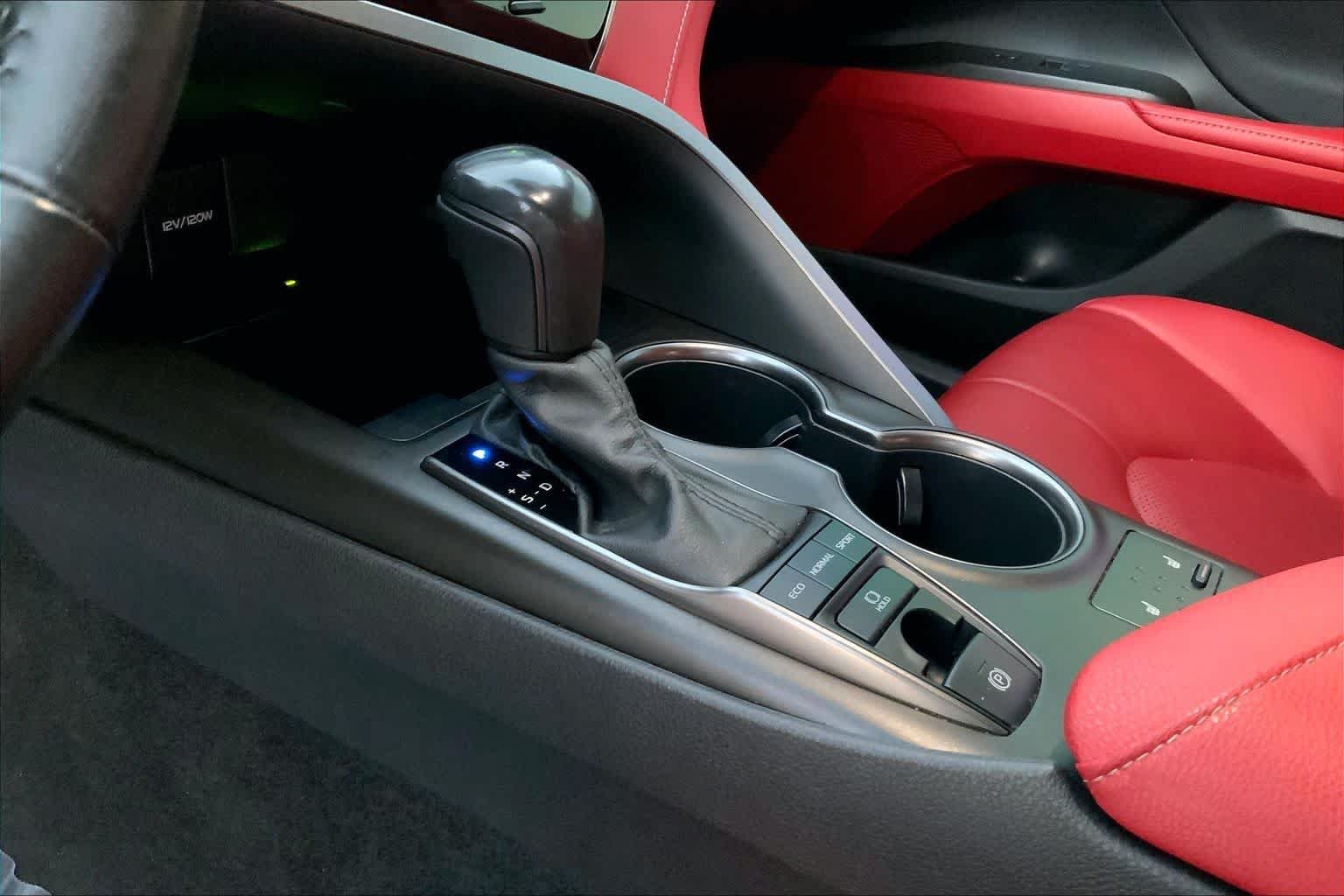 Used 2022 Wind Chill Pearl Toyota XSE image 14