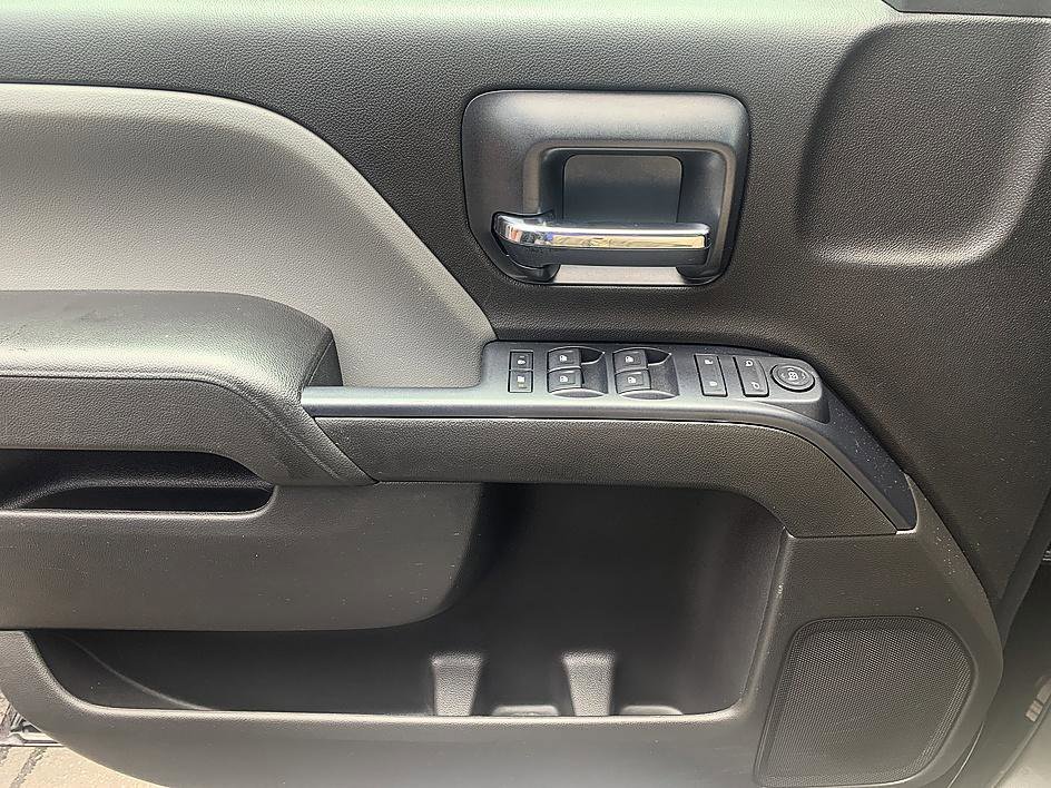 Used 2016 Onyx Black GMC Base image 9