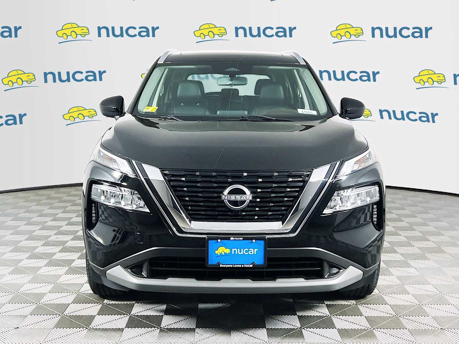 Used 2023 Super Black Nissan SV image 2