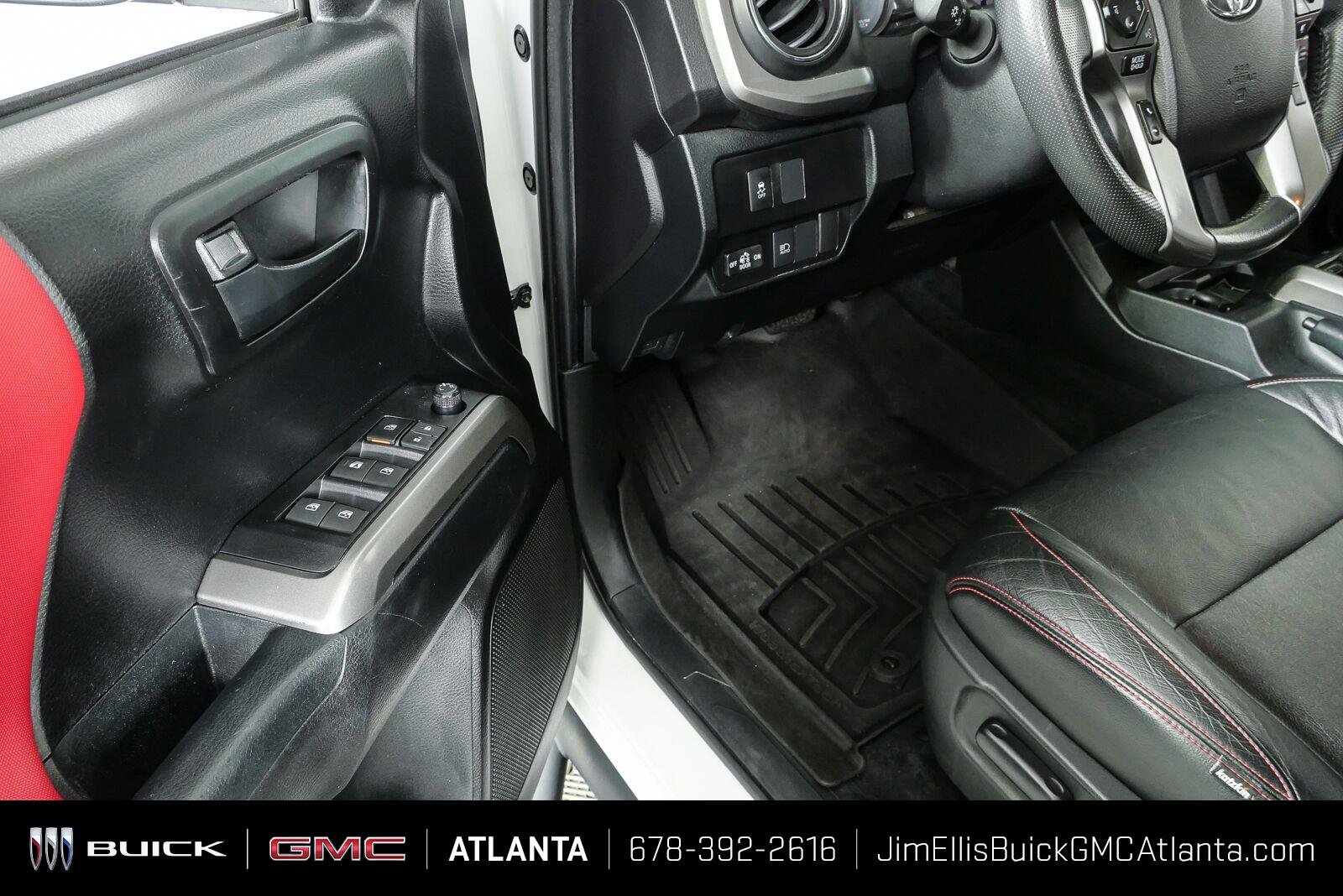 Used 2022 White Toyota SR5 V6 image 7