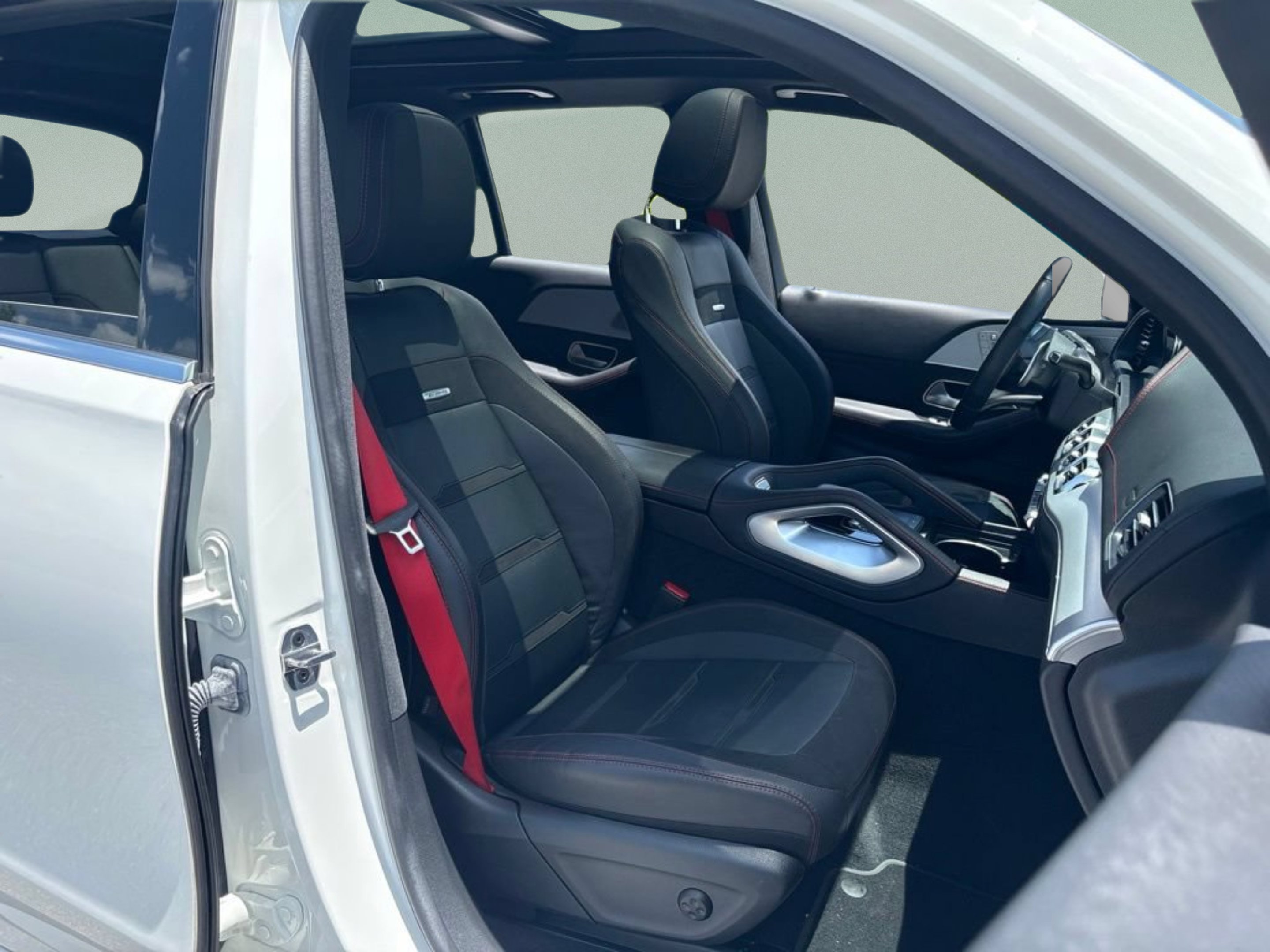Used 2023 Polar White Mercedes-Benz AMG® GLE 53 image 31