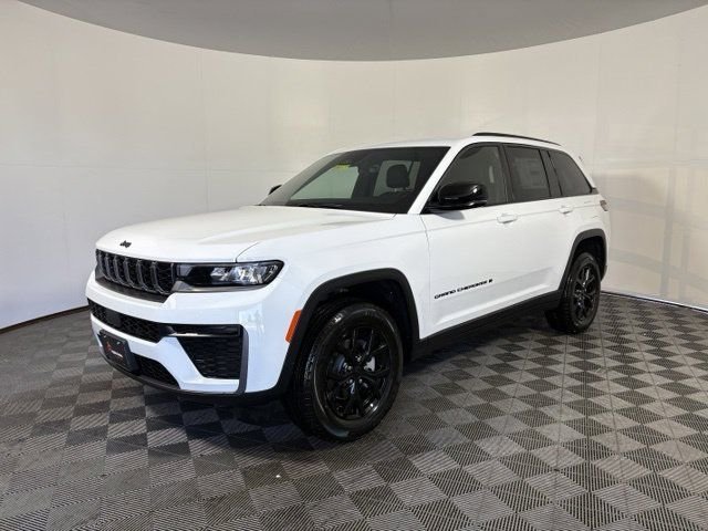 New 2026 White Jeep Altitude image 3