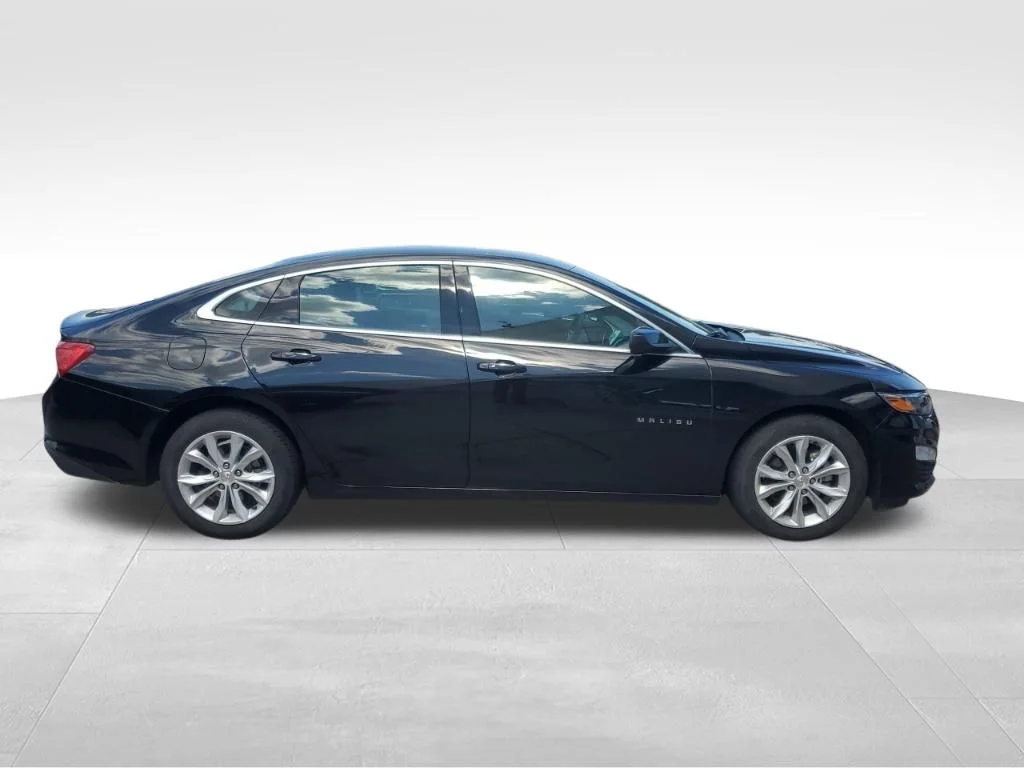 Used 2025 Black Chevrolet LT image 7