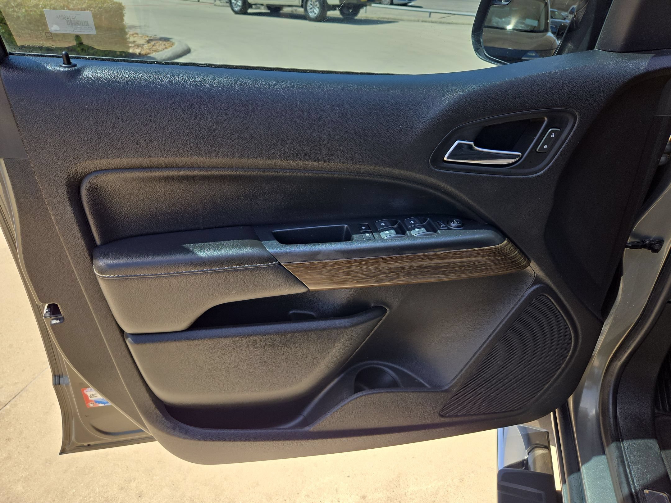 Used 2018 Mineral Metallic GMC 2WD Denali image 11
