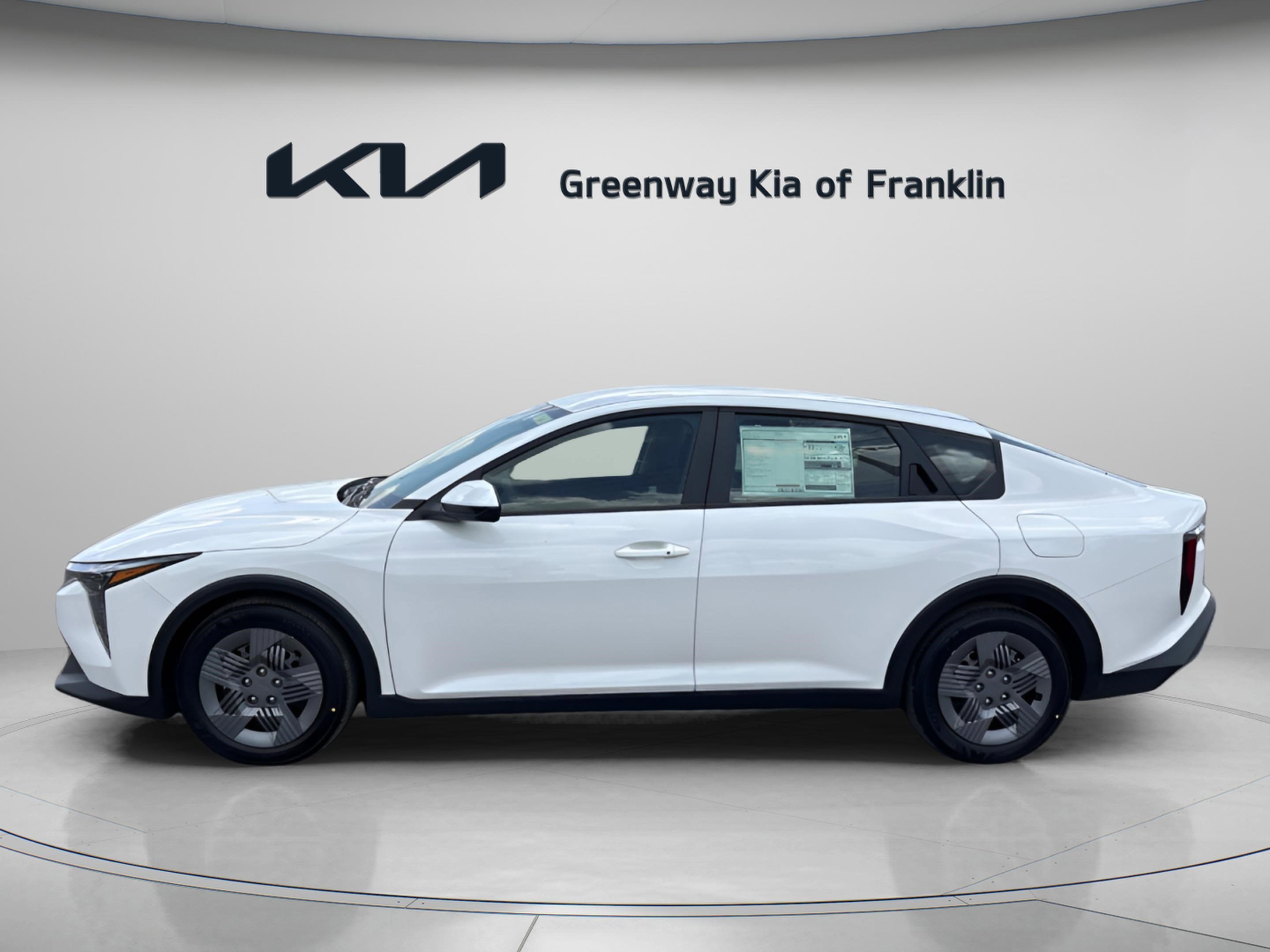New 2026 Snow White Pearl Kia LX image 4