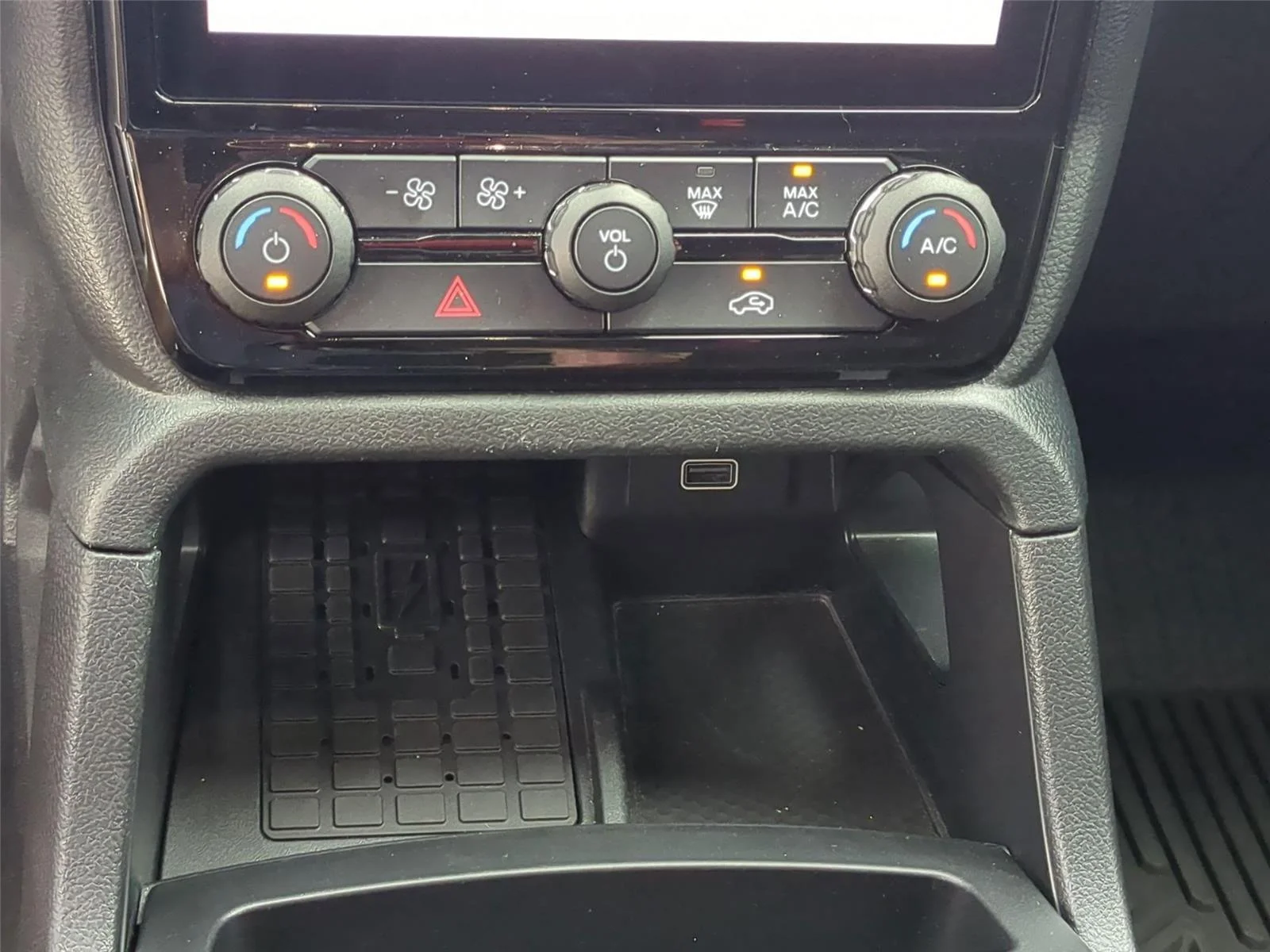 Used 2025 Shadow Black Ford XLT image 27