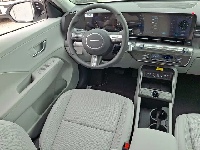 New 2026 White Hyundai SEL Premium image 9