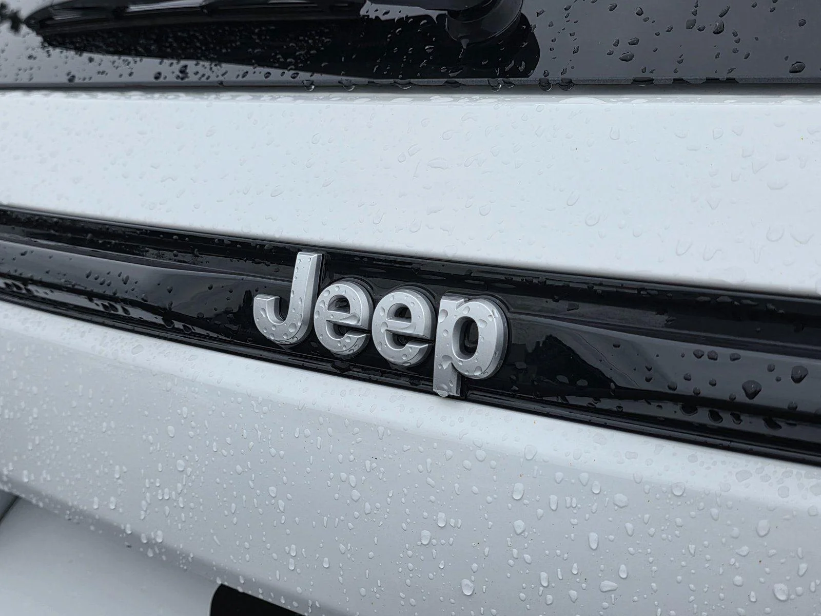 Used 2025 Bright White Clearcoat Jeep Laredo X image 35