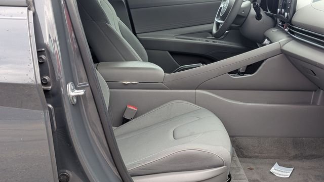 Used 2023 Gray Hyundai SEL image 24