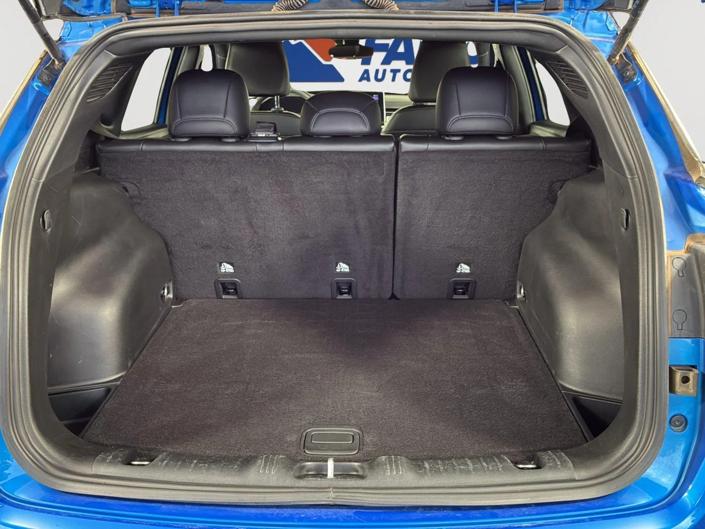 Used 2024 Hydro Blue Pearlcoat Jeep Limited image 15