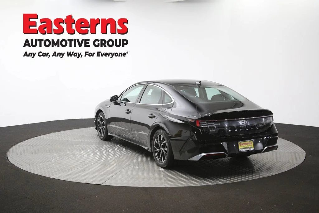 Used 2025 Black Hyundai SEL image 66