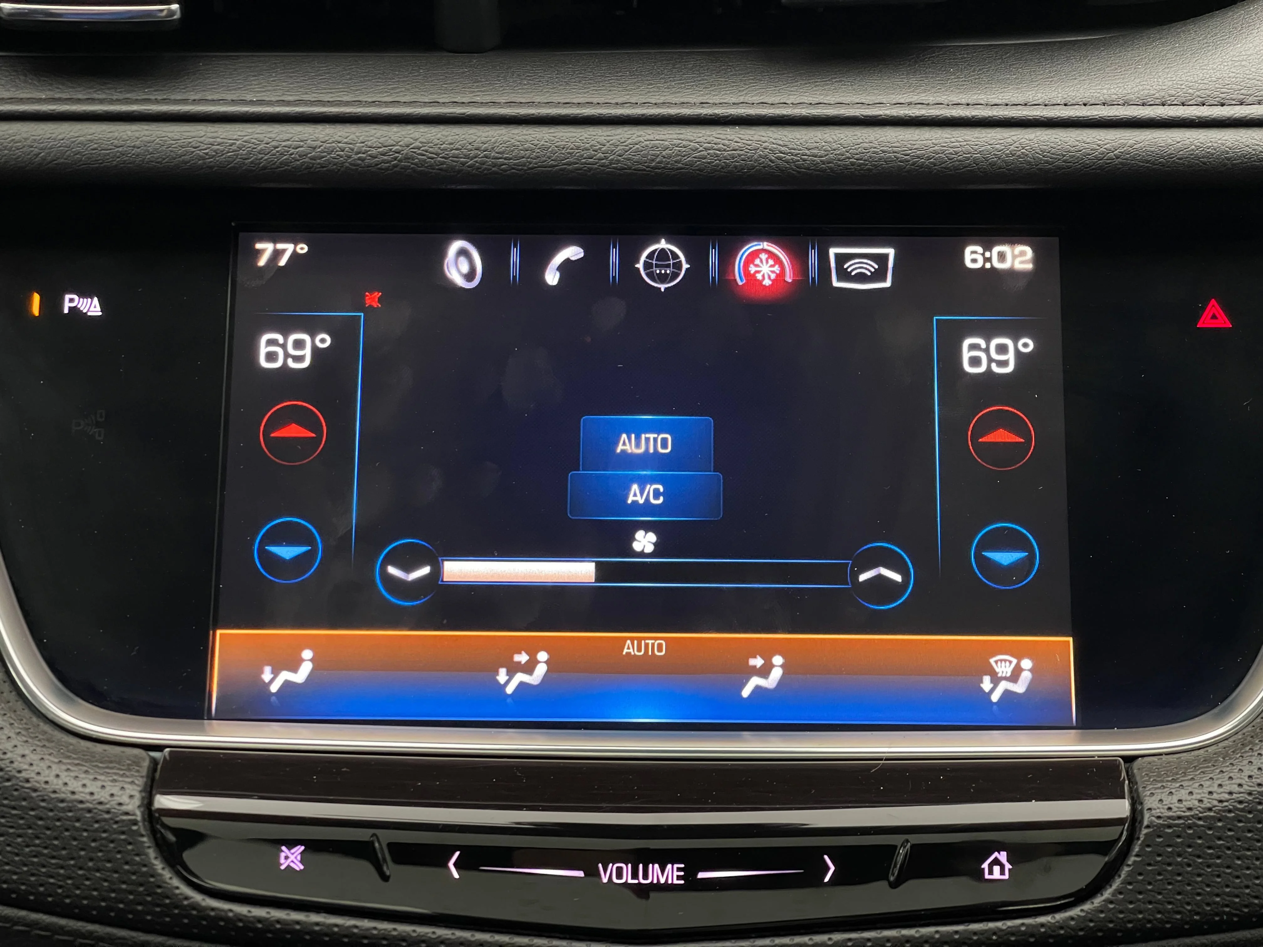 Used 2017 STELLAR BLACK METALLIC Cadillac Luxury AWD image 27