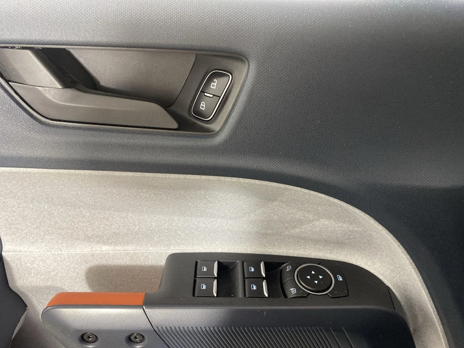 Used 2022 Oxford White Ford XLT image 15