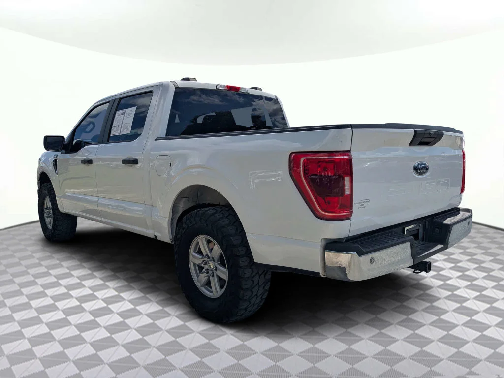 Used 2023 Oxford White Ford XLT image 6