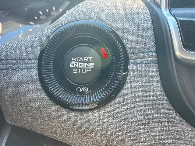 Used 2025 Red Jeep Latitude image 29