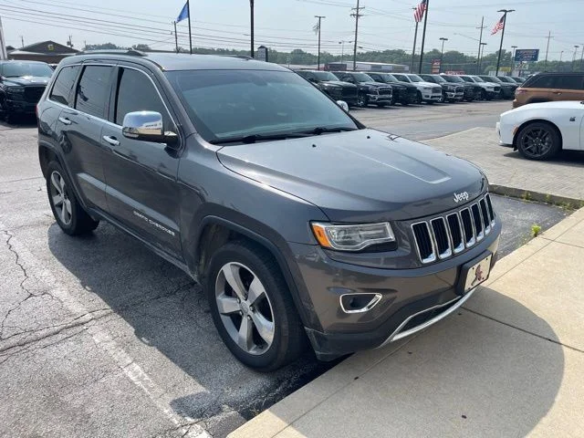 Used 2016 Gray Jeep Limited image 4