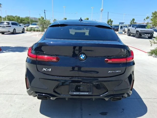 Used 2024 Black BMW xDrive30i image 5