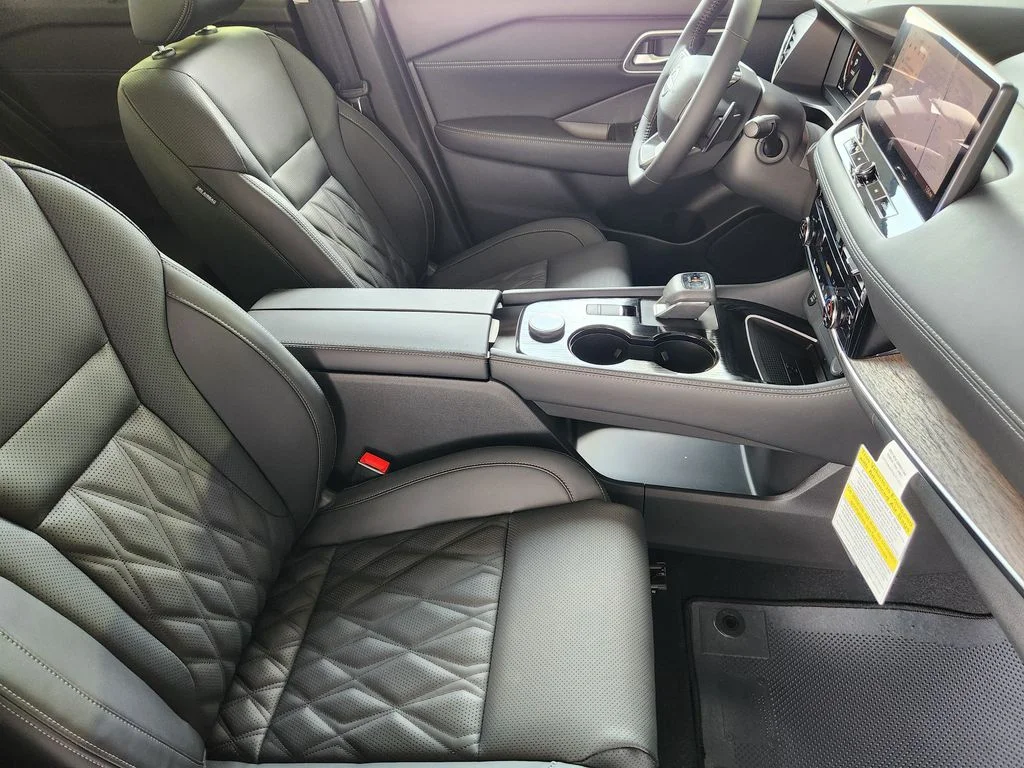 New 2026 Obsidian Green Pearl Nissan Platinum image 11