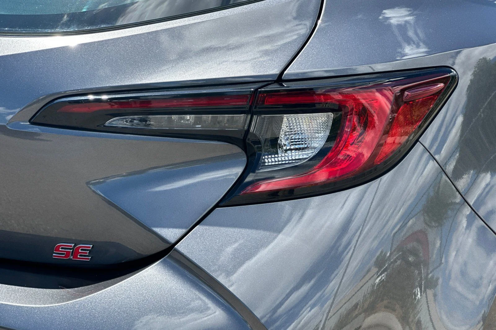 Used 2025 Gray Toyota SE image 27