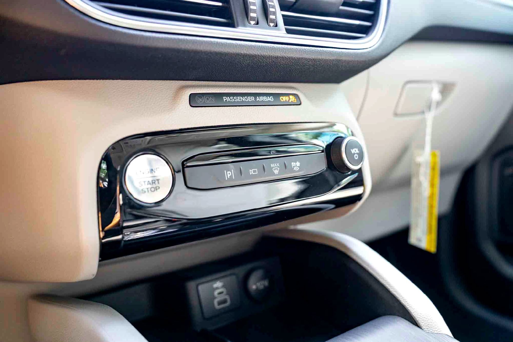 New 2024 Agate Black Metallic Ford PHEV image 16