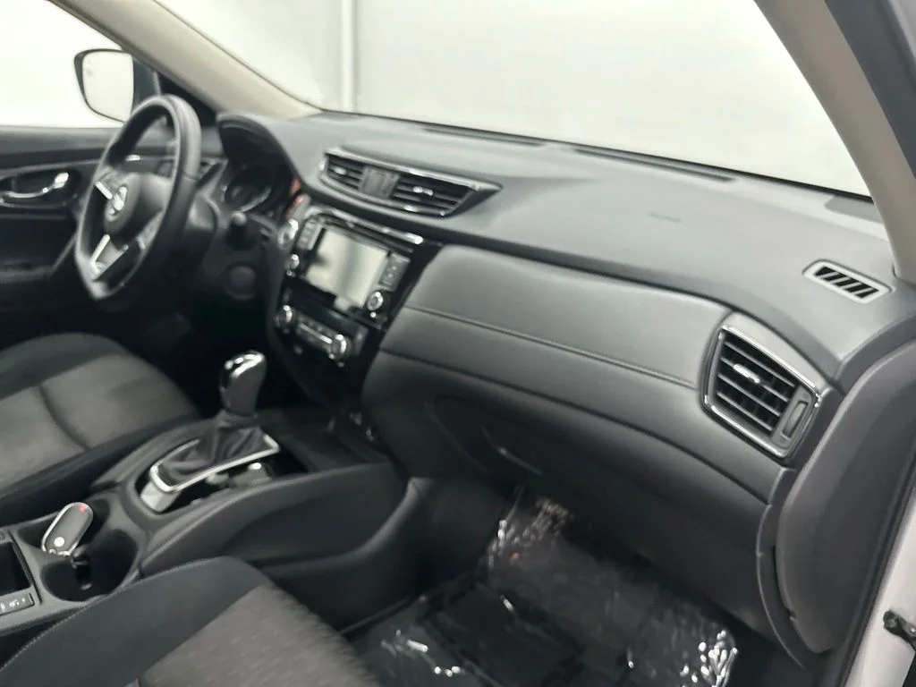 Used 2018 Silver Nissan SV image 24