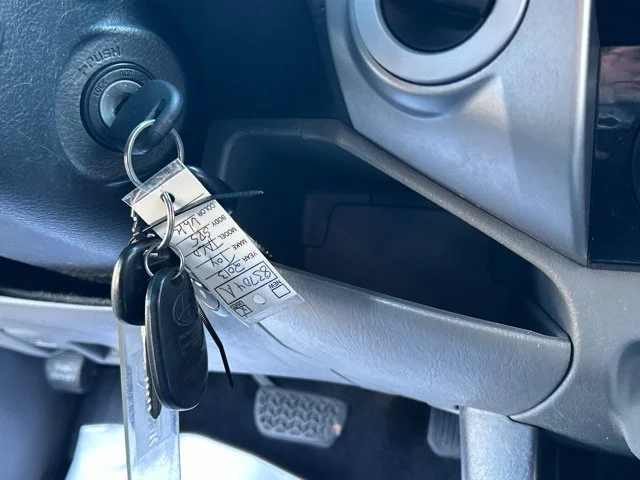 Used 2013 White Toyota Base image 42