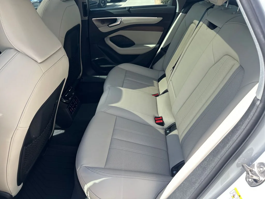 Used 2026  Audi Prestige image 37