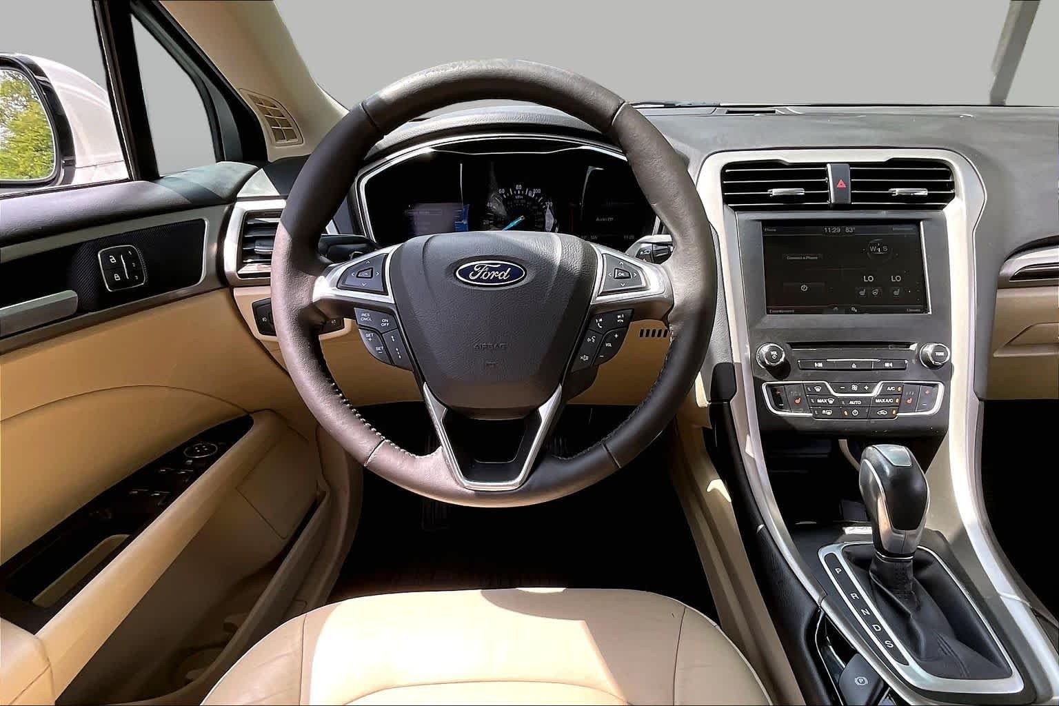 Pre-Owned 2016 Ford Fusion SE