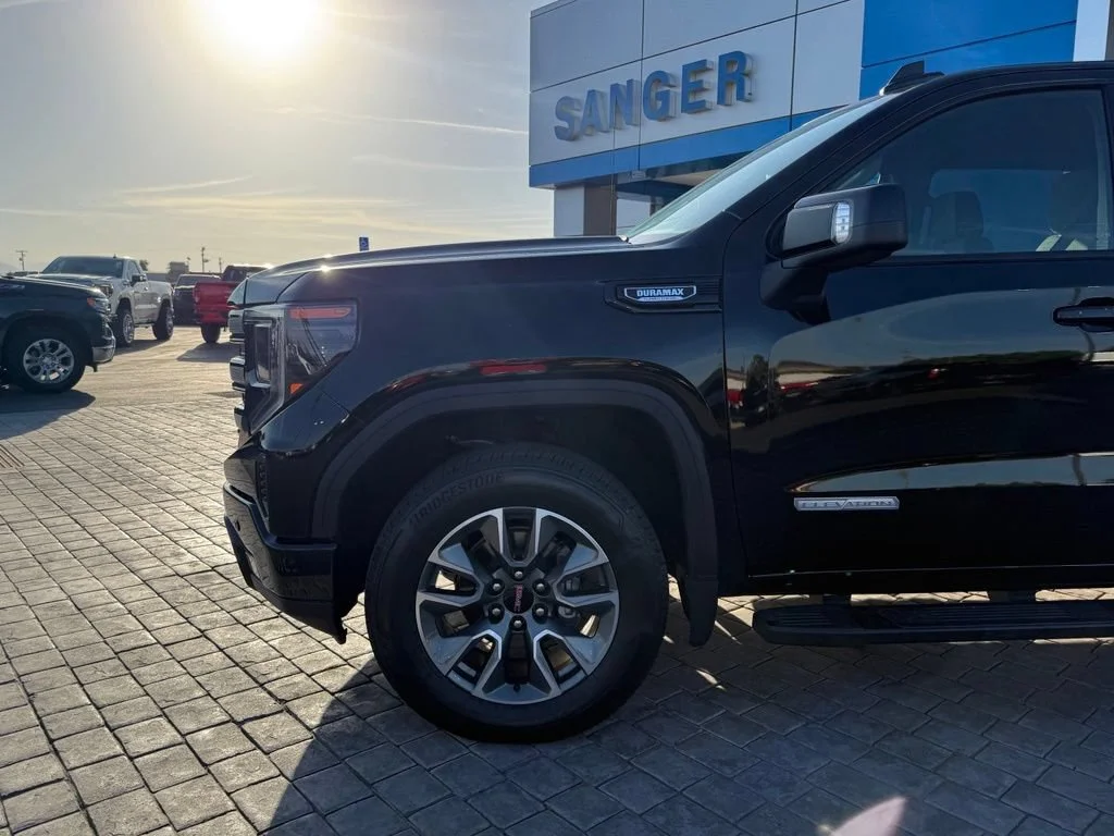 New 2026 Onyx Black GMC Elevation image 5