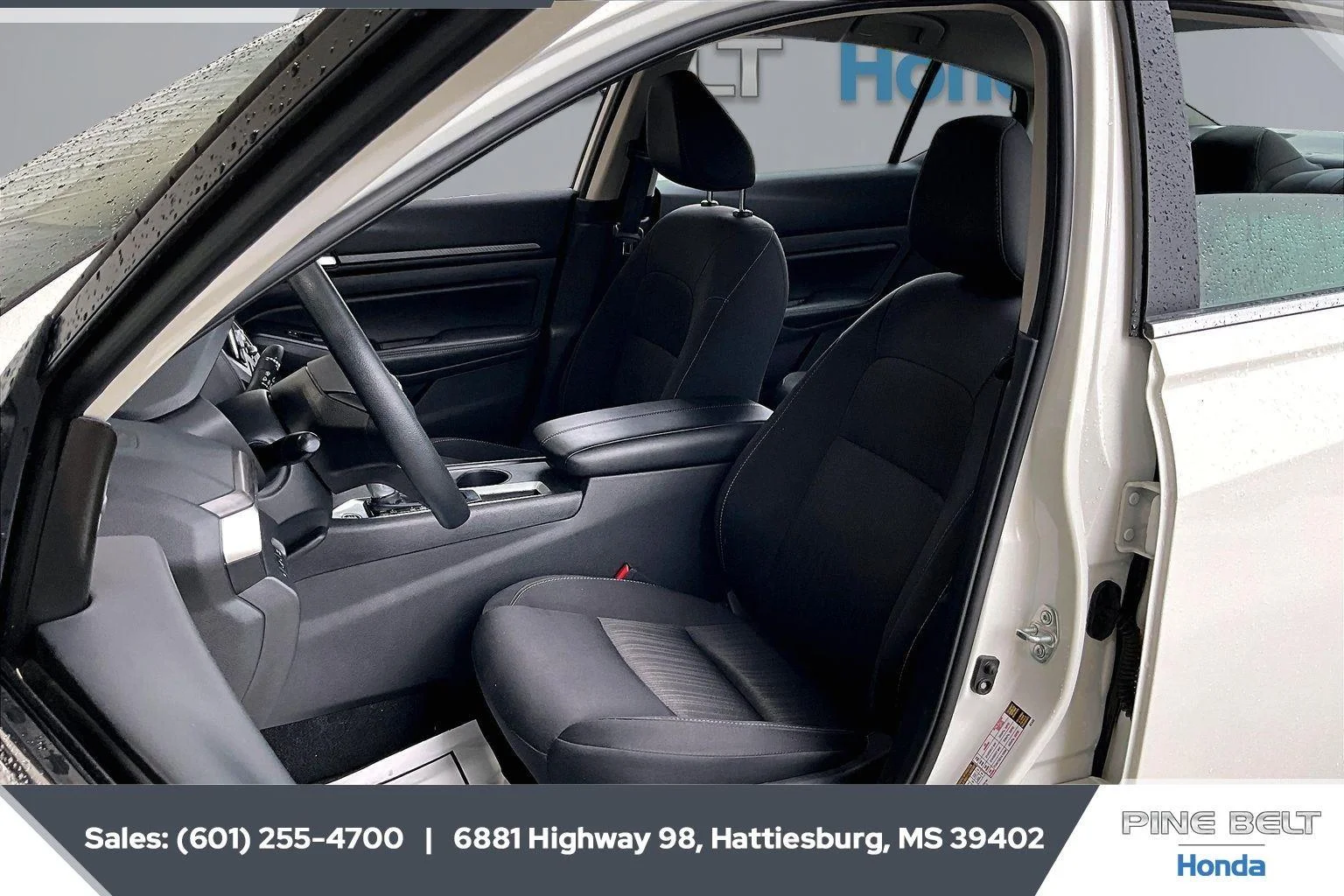 Used 2025 Glacier White Nissan SV image 18