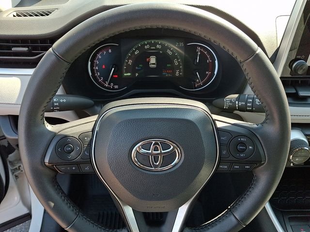 Used 2024 White Toyota XLE image 20