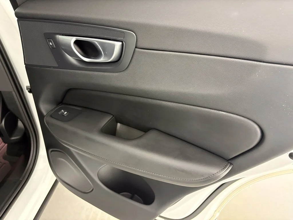 Used 2024 White Volvo T8 Plus Dark Theme image 37