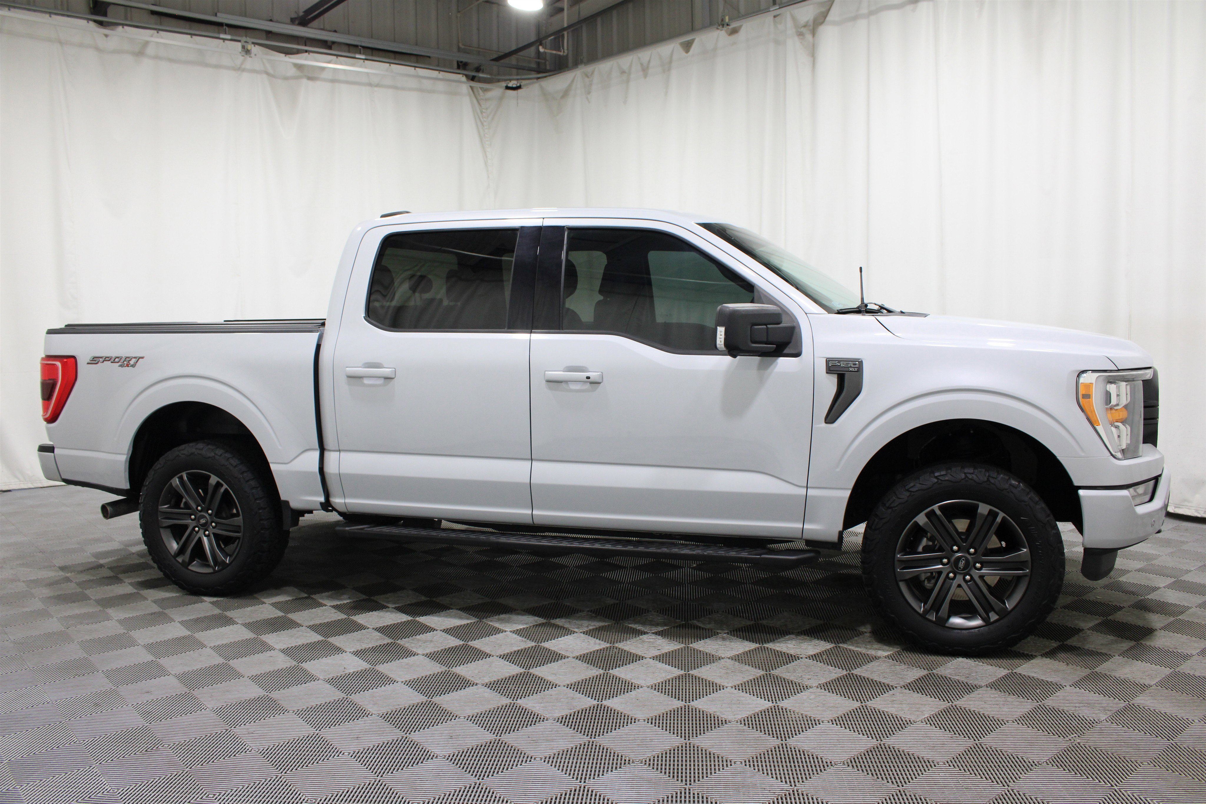 Used 2021 Space White Metallic Ford XLT image 29