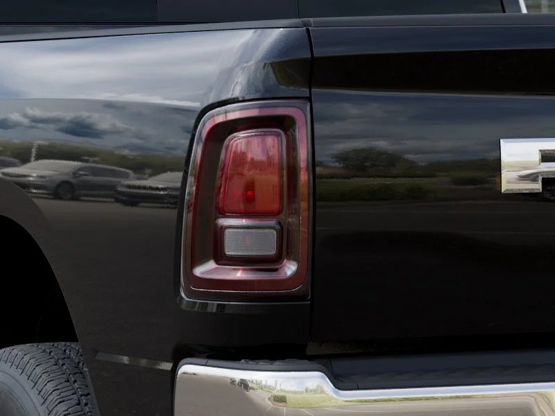 New 2026 Diamond Black Crystal Pearl-Coat Exterior Paint RAM Tradesman image 37