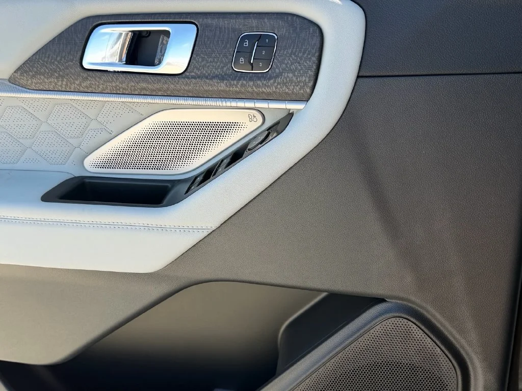 New 2027 Avalanche Gray Ford Platinum™ image 17
