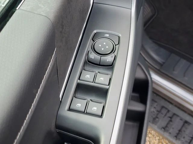 New 2026 Carbonized Gray Metallic Ford XLT image 18